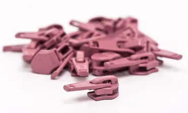 *RESTPOSTEN* YKK 6 mm Gleiter col 070 Altrosa