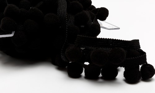 150 Pompons Schwarz | 25mm Durchmesser | Für Bastelprojekte & Deko