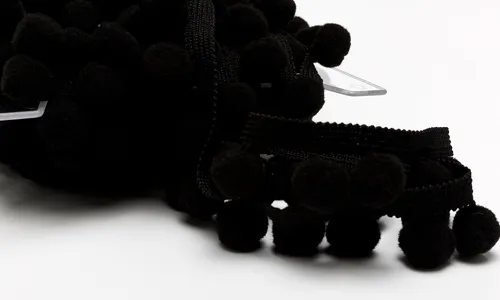 MZPOM-4006 Pompons Grande Schwarz MZPOM-4006.jpg