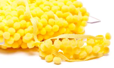 Pompons Medium Pfirsichgelb