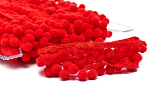 MZPOM-2021 Pompons Medium Rot MZPOM-2021.jpg