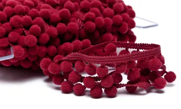 Pompons Medium Bordeaux