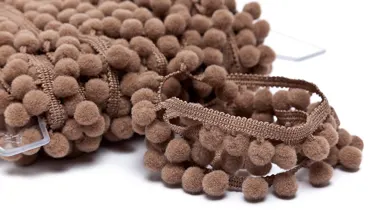 Pompons Medium Braun