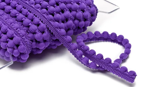 MZPOM-1005 Pompons Baby Lila MZPOM-1005.jpg