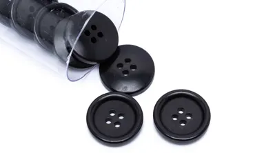 Knopf Corozo 20 mm 4-Loch - Black