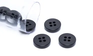 Knopf Corozo 11 mm 4-Loch - Black