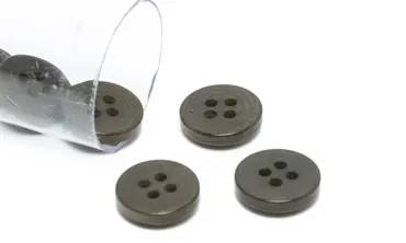 Knopf Corozo 11 mm 4-Loch - Khaki