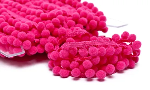 Pompons Medium Pink 48-101-003006.jpg