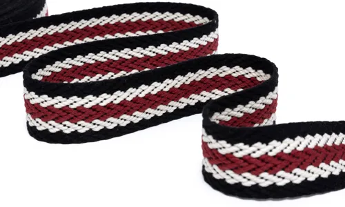 Gewobenes Band 40 mm Herringbone Schwarz Ecru Dunkelrot 49-040-331007.jpg