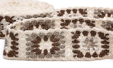 Granny Square Band - Blume Ecru Tabak